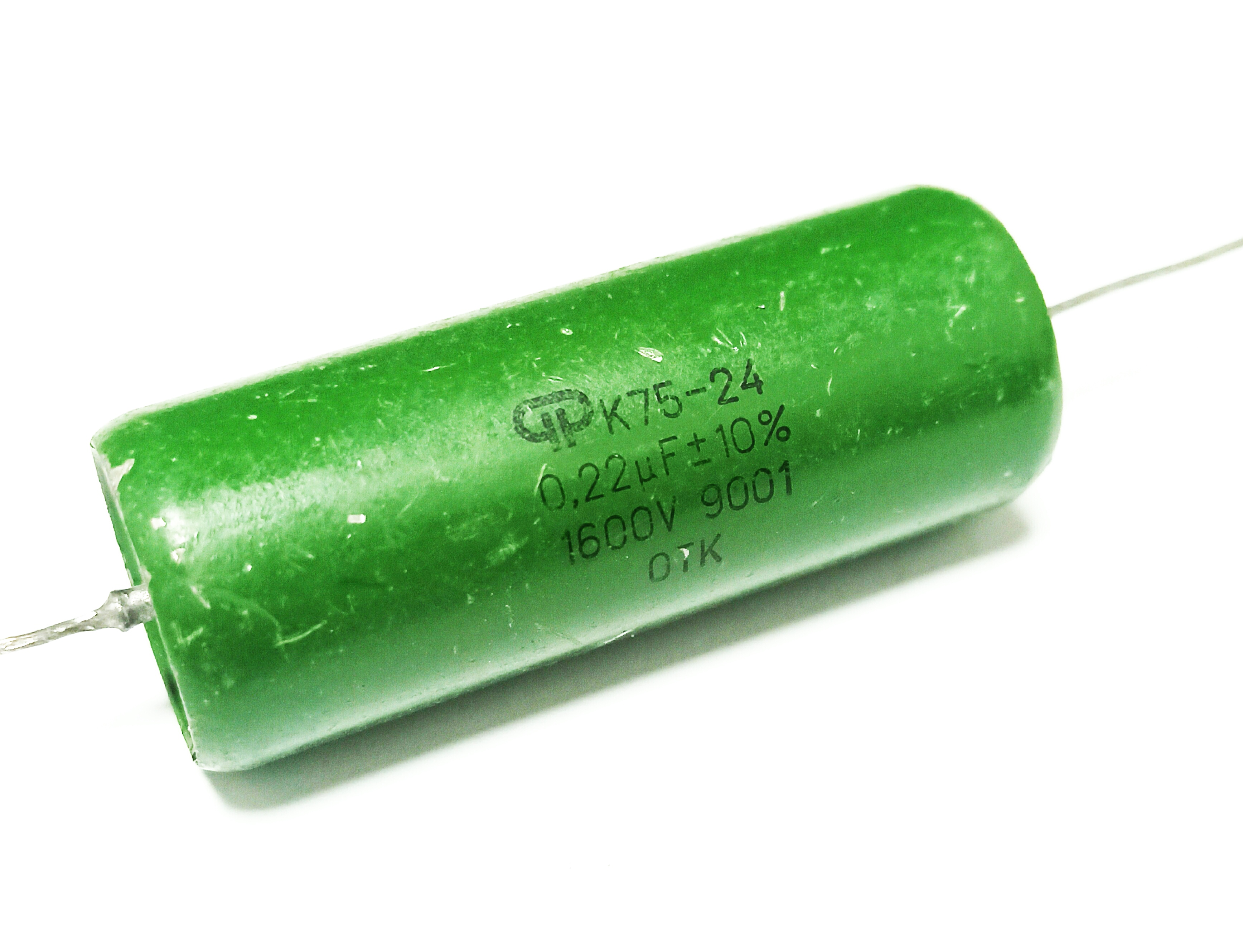 خازن روسی 220 نانو فاراد 1600 ولت