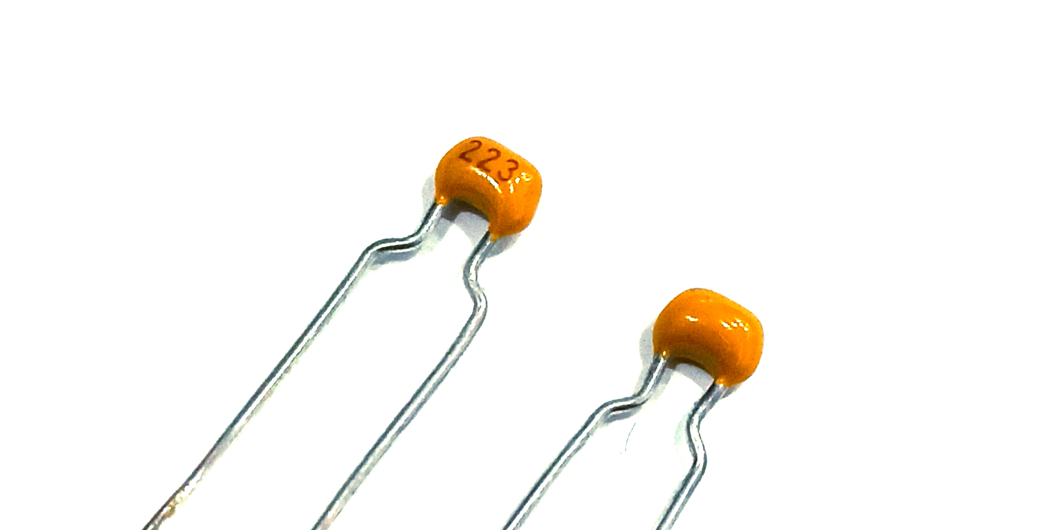 خازن مولتی لایر 22 نانو فاراد موراتای ژاپن