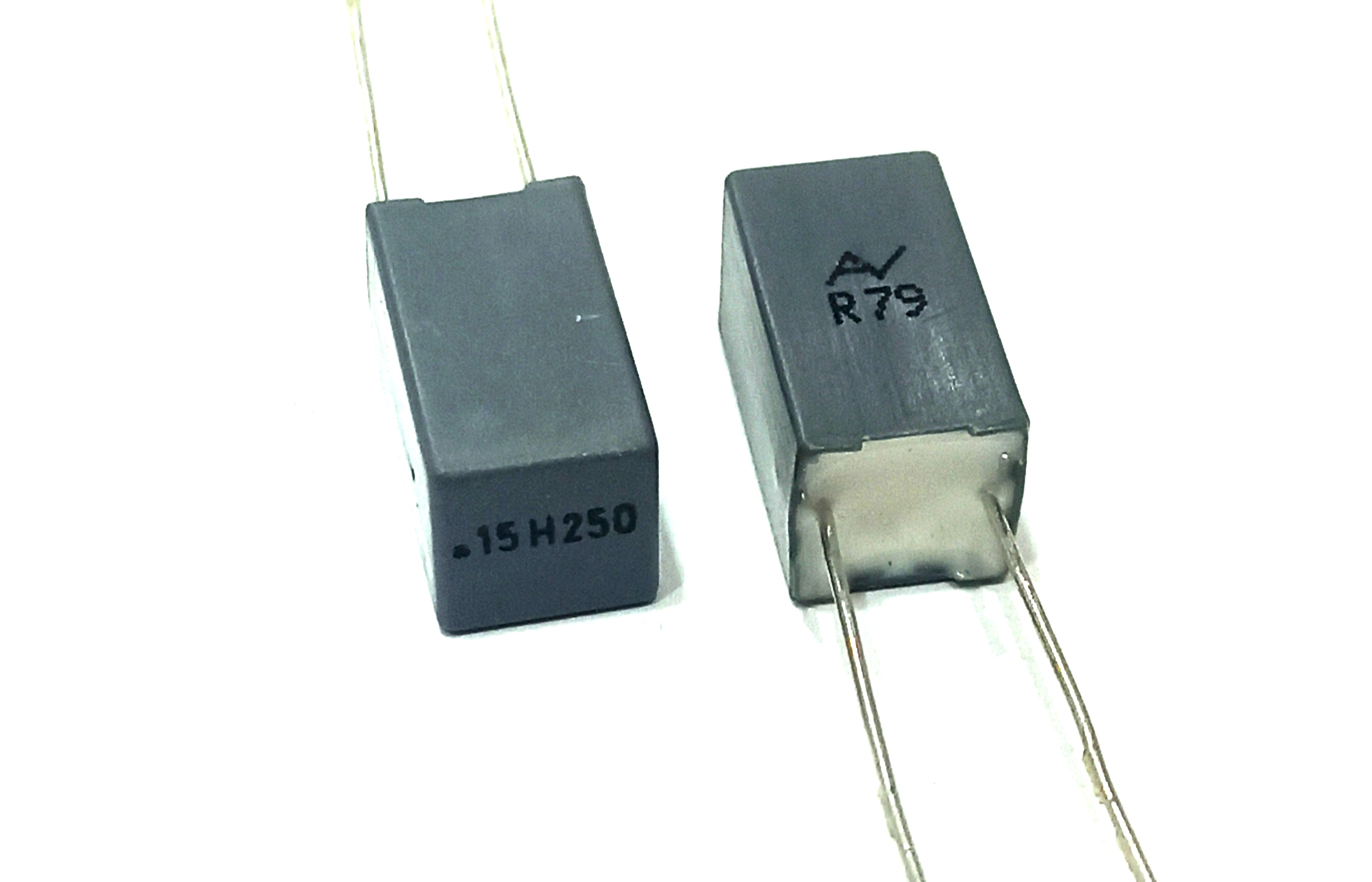 خازن MKT ایتالیایی 150 نانو فاراد