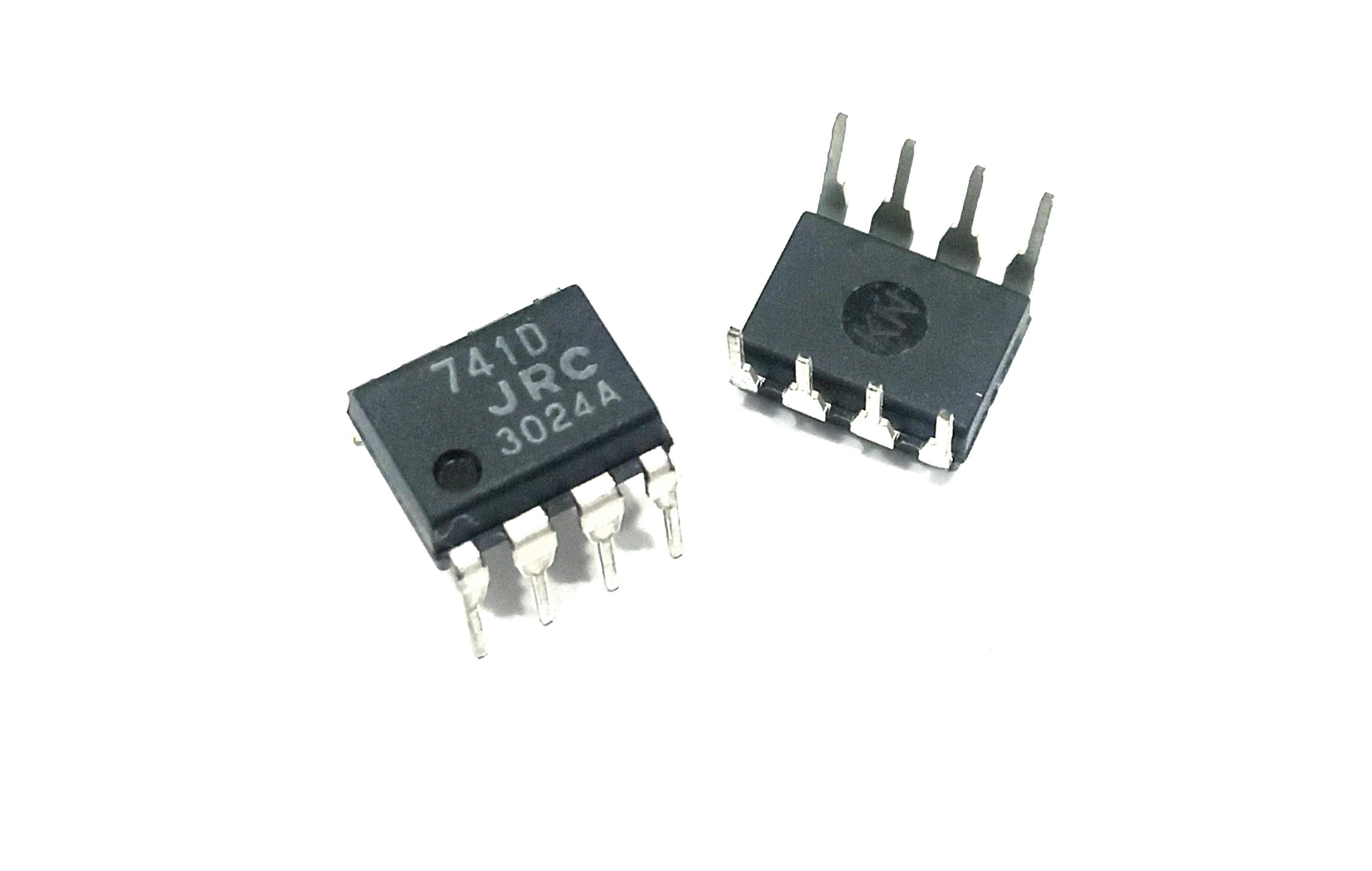 آیسی ژاپنی LM741